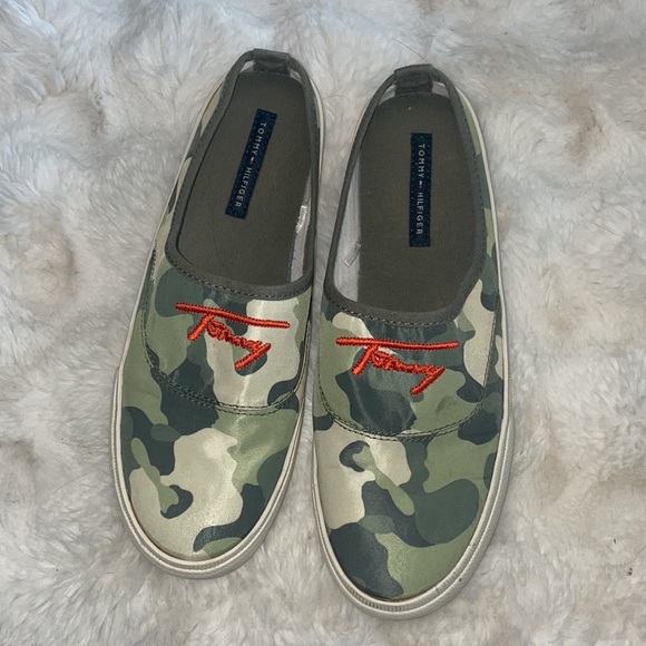 Tommy Hilfiger Army fatigue Shoes - Picture 2 of 7